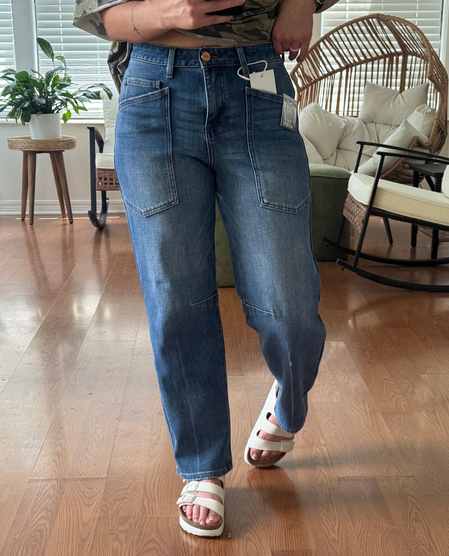 Mid-Rise Barrel Leg Jeans - Dark Wash