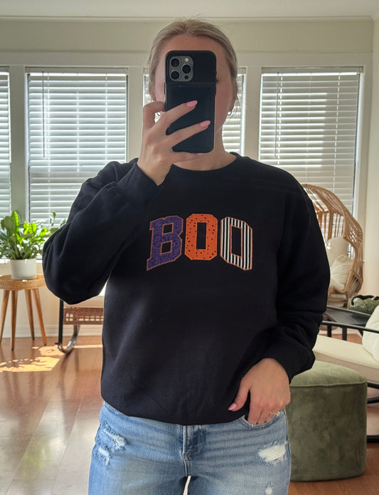 “Boo" Applique Sweatshirt - Black