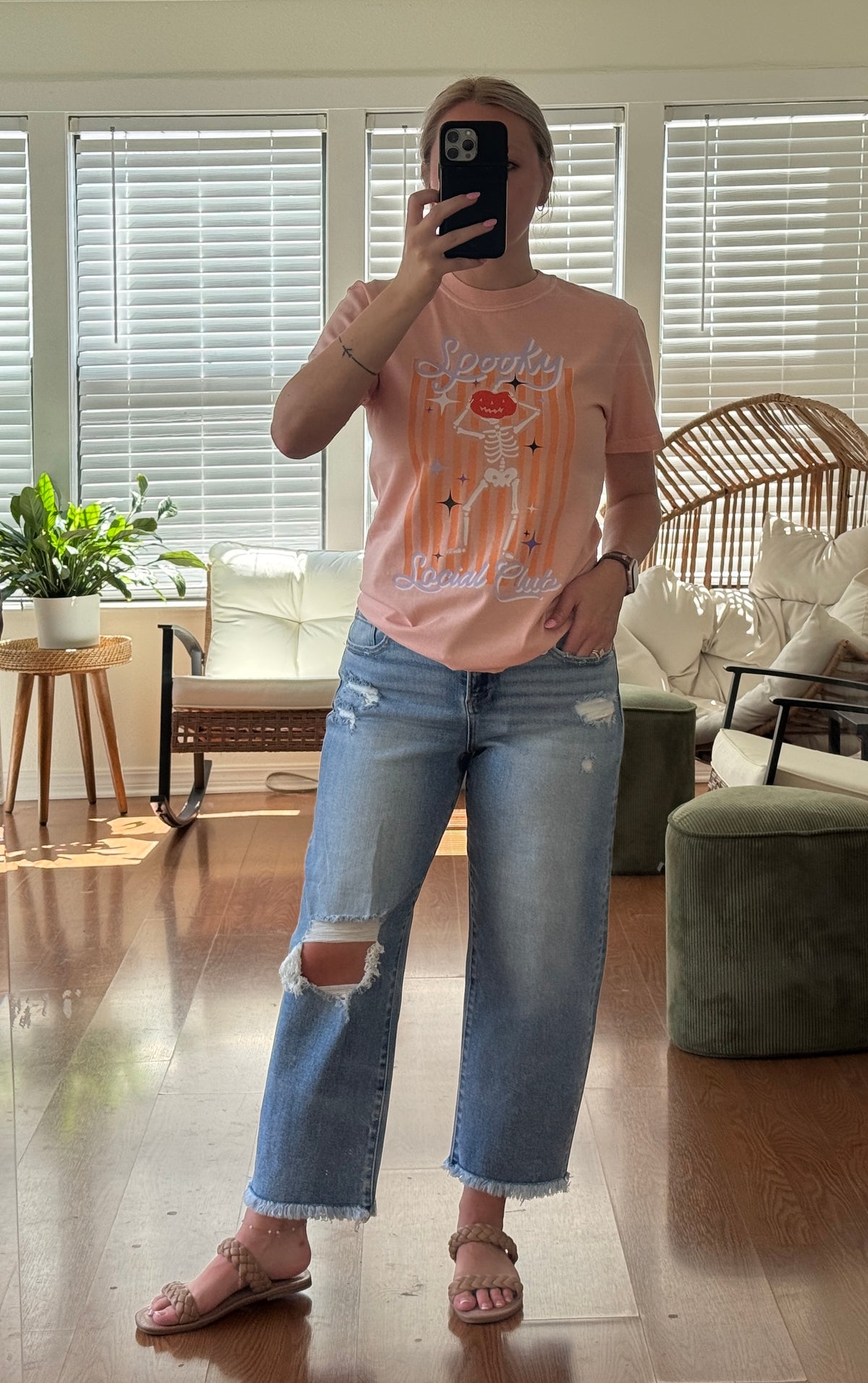 High Rise Distressed Barrel Jeans - Light Wash