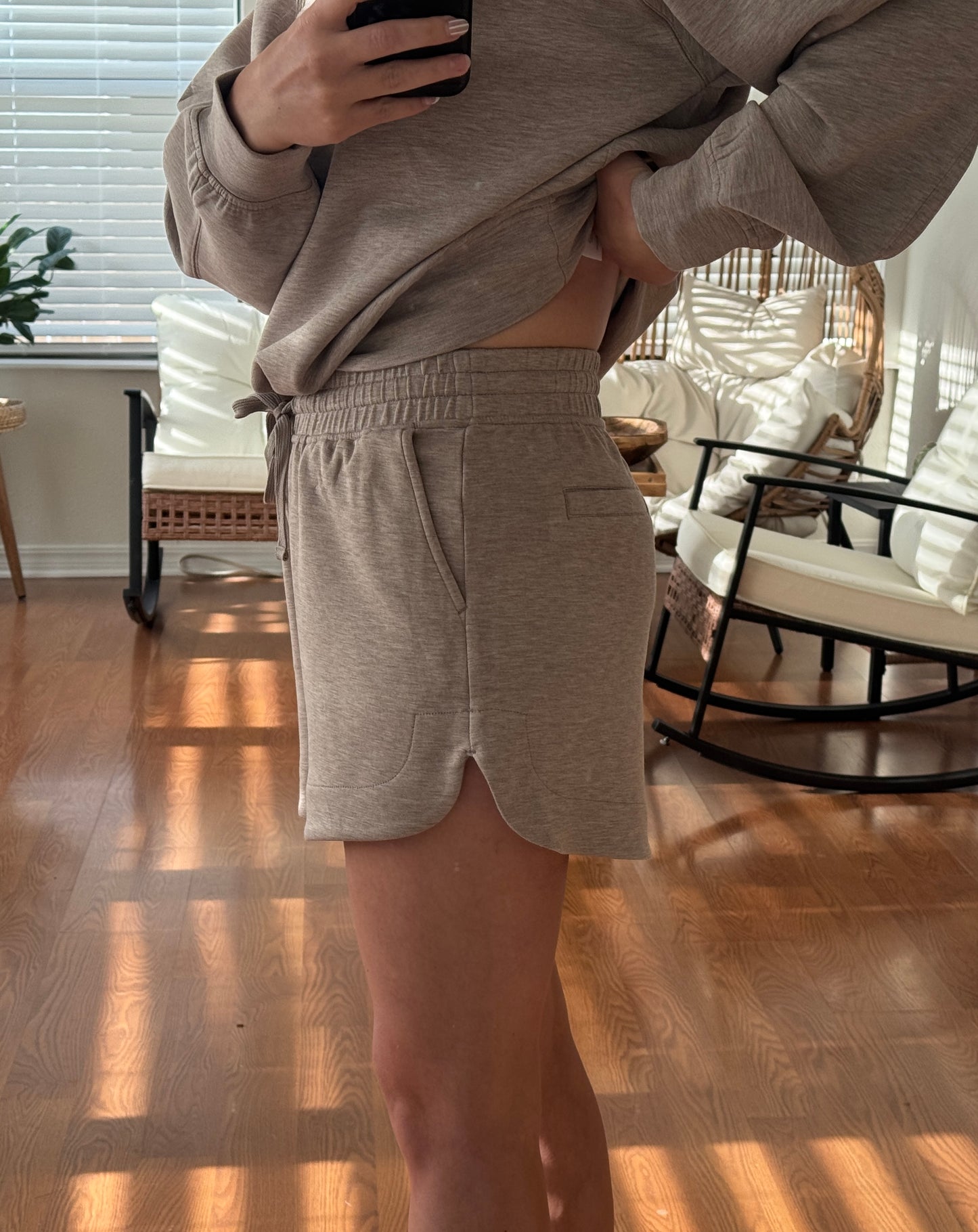 Scuba Tulip Shorts - Taupe