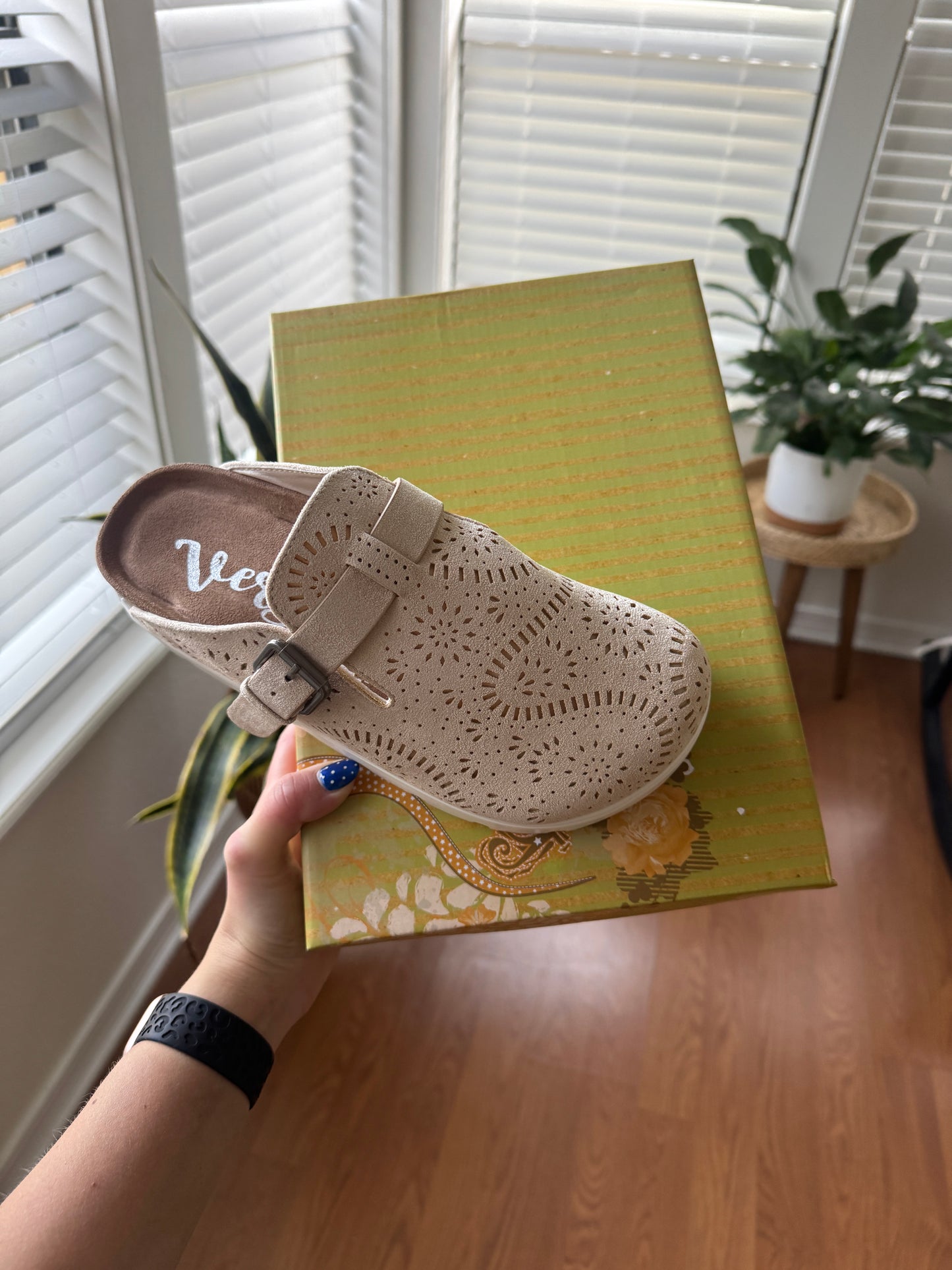 Lulu Platform Clogs - Cream