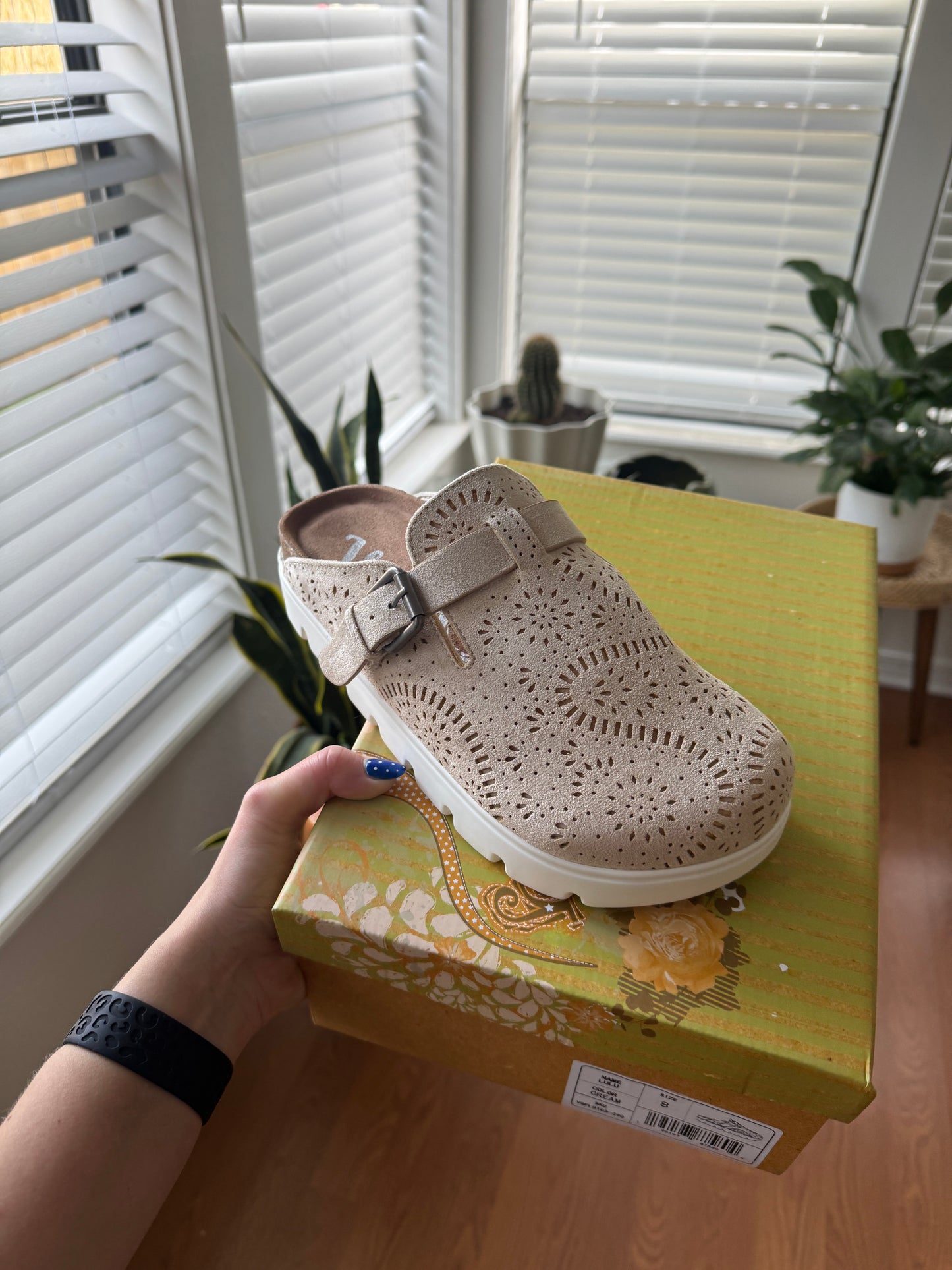 Lulu Platform Clogs - Cream