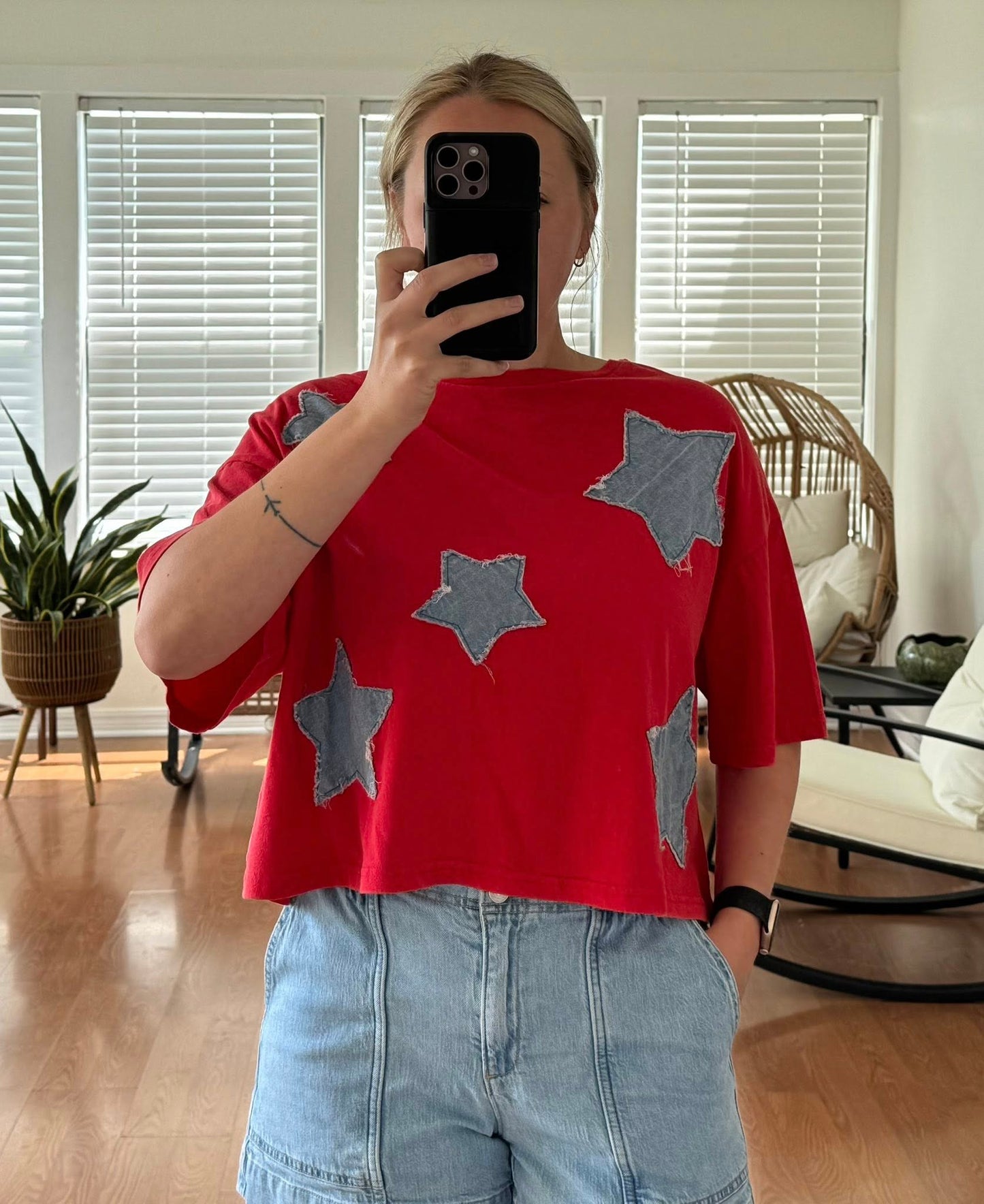 Cropped Star Applique Tee - Red