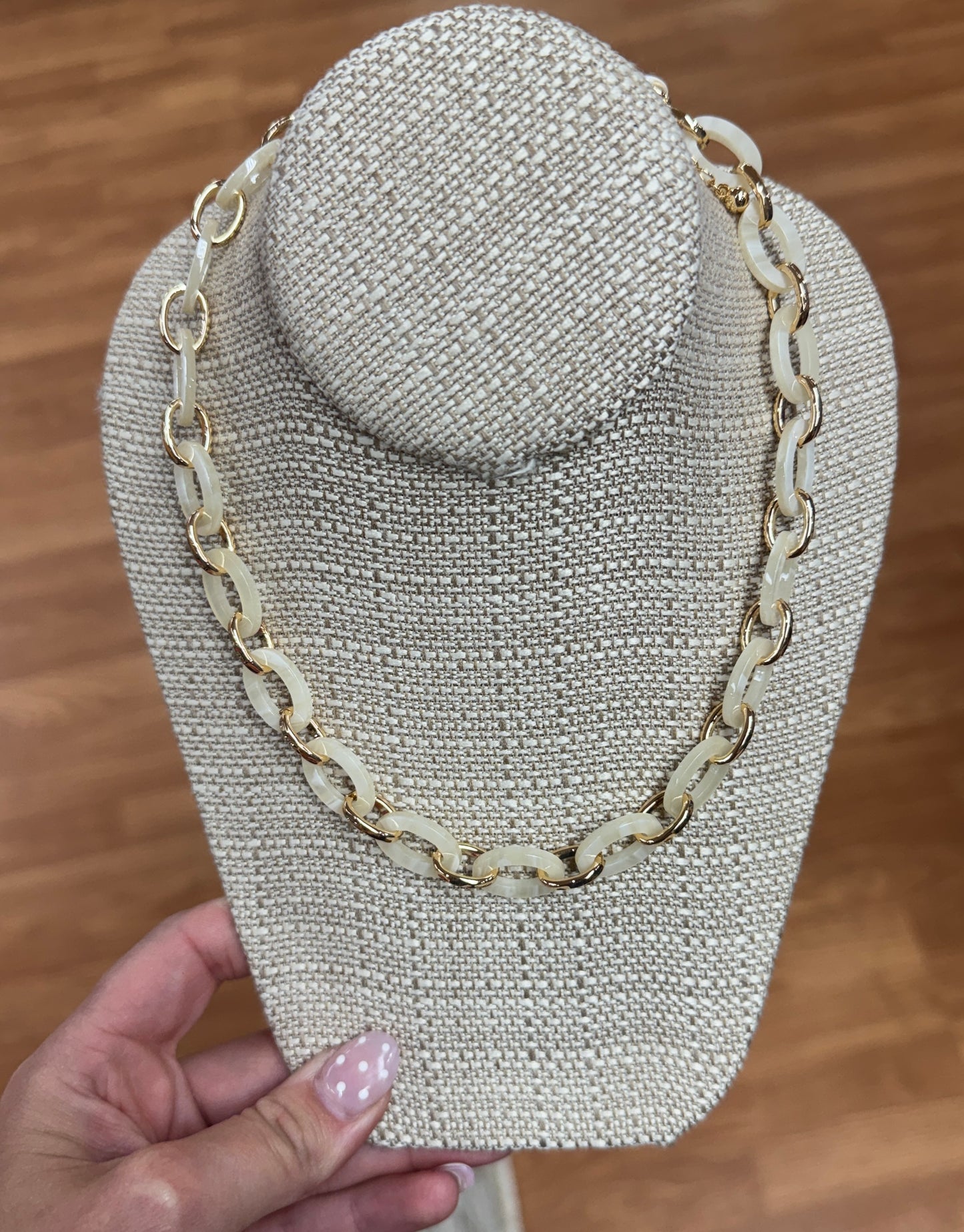 Chunky Resin Link Necklace - Off White
